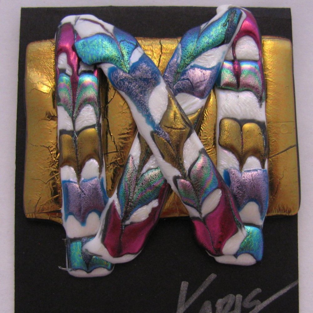 Sign Language Hug "X" Pin